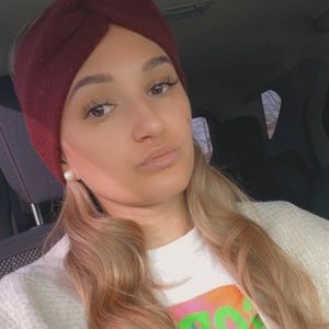 Meet your Posher, Renata